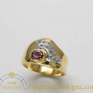 Anello a fascia con rubino e diamantini