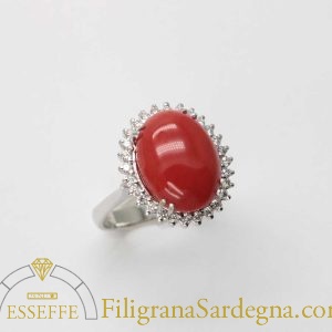 Anello brillanti e corallo cabochon