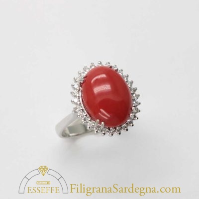 Anello brillanti e corallo cabochon