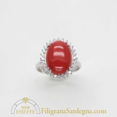 Anello brillanti e corallo cabochon