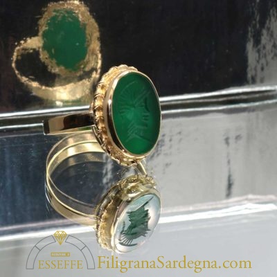 Anello con agata verde e torchon d’oro