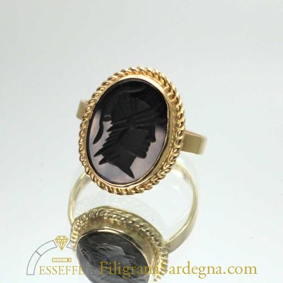 Anello con corniola nera