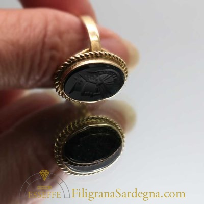 Anello con corniola nera