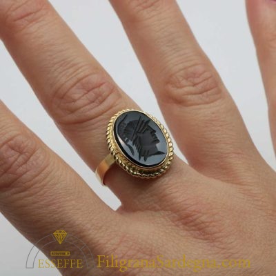 Anello con corniola nera