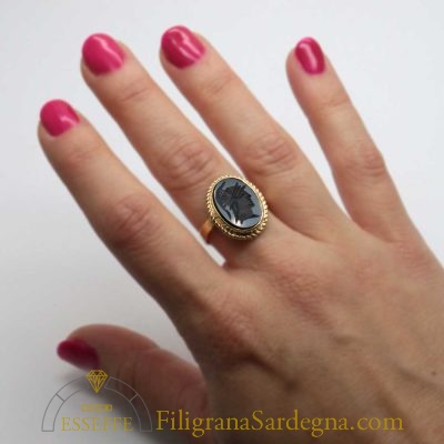Anello con corniola nera
