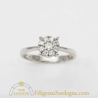 Anello con diamanti