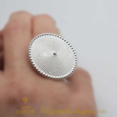 Anello corbula con grani in argento bianco