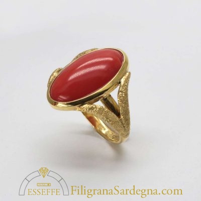 Anello fantasia con corallo