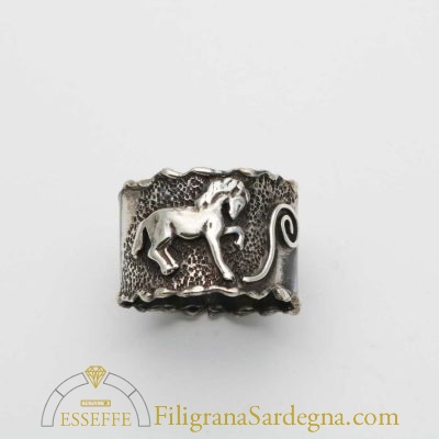 Anello in argento con cavallo