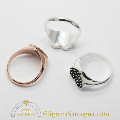 Anello in argento con cuore a nido d'ape