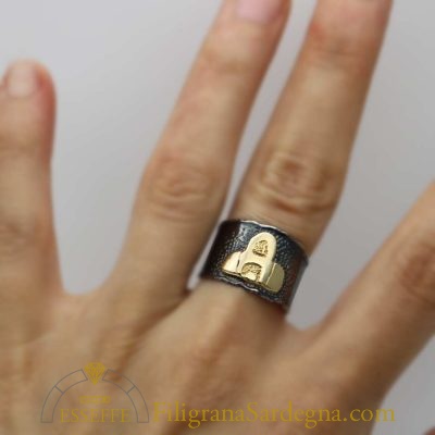 Anello in argento con tomba dei giganti in oro