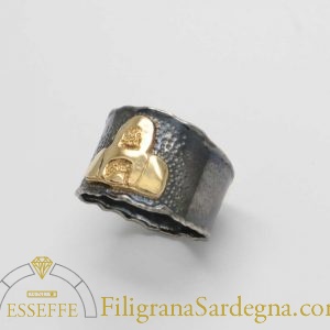 Anello in argento con tomba dei giganti in oro