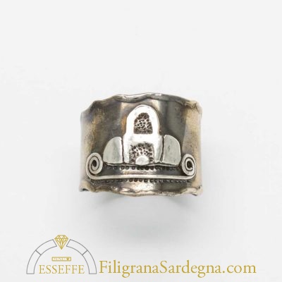 Anello in argento con tomba dei giganti in oro