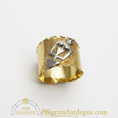 Anello in oro con dea madre