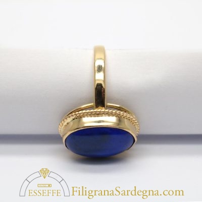 Anello in oro con filigrana e lapislazzuli a cabochon 9