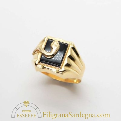 Anello in oro con onice e serpente