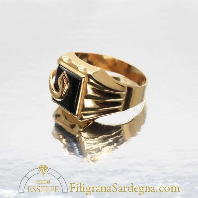 Anello in oro con onice e serpente