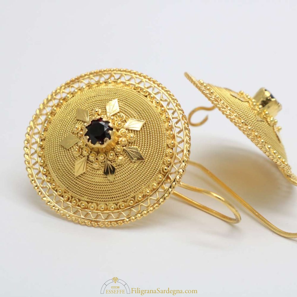 Bottoni sardi a monachella in filigrana d'oro Gioielli Sardi Filigrana  Sardegna Esseffe Dorgali Laboratorio Orafo Francesco Serra