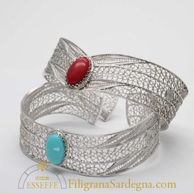 Bracciale alla schiava in filigrana d'argento con cabochon turchese