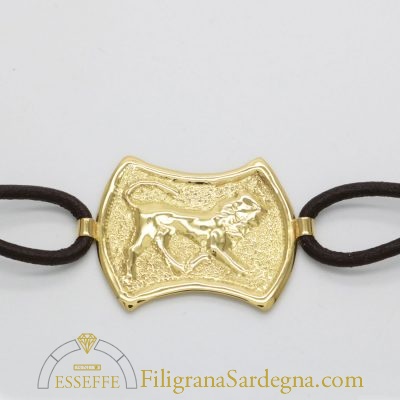 Bracciale con leone sbalzato