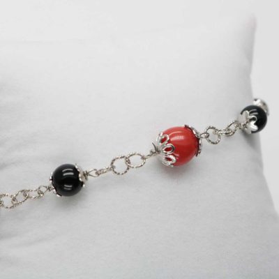 Bracciale con onice e corallo