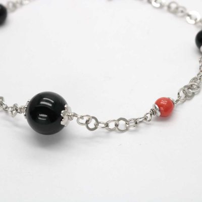 Bracciale con onice e corallo