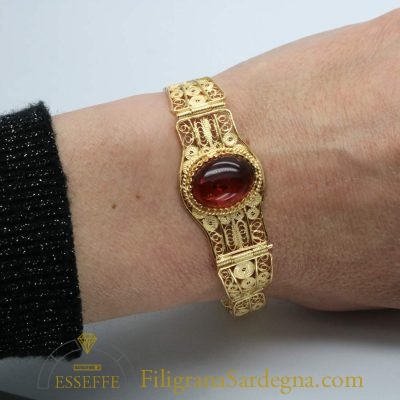 Bracciale filigrana dorata con ambra baltica