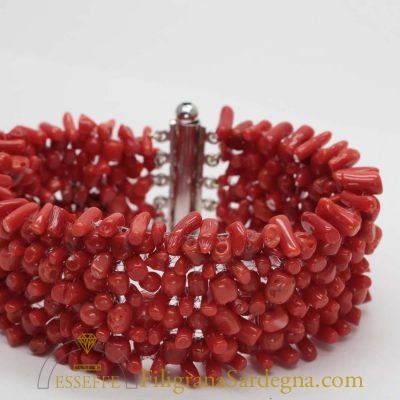 Bracciale in argento con sassi di corallo