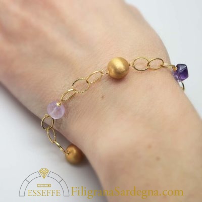 Bracciale in oro con sfere satinate e ametiste