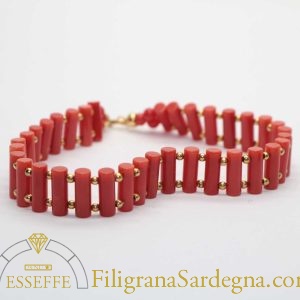 Bracciale in oro e corallo a cannettine