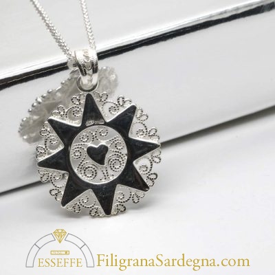 Collana con ciondolo stella e cuore in filigrana d'argento