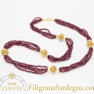 Collana con vaghi in filigrana d’oro e granati