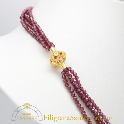 Collana con vaghi in filigrana d'oro