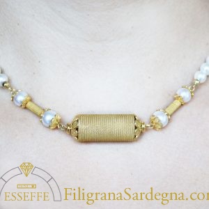 Collana di perle con chiusura in oro bianco - Gioielli Sardi Filigrana  Sardegna - Esseffe Dorgali Laboratorio Orafo Francesco Serra