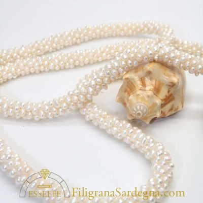 Collana di perle d’acqua dolce con lavorazione tessito
