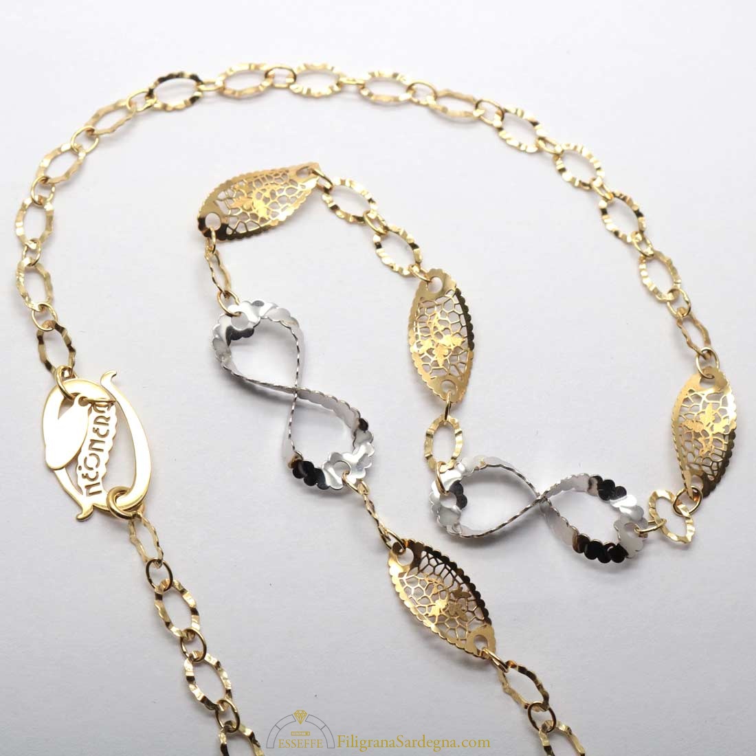 Collana di perle con chiusura in oro bianco - Gioielli Sardi Filigrana  Sardegna - Esseffe Dorgali Laboratorio Orafo Francesco Serra