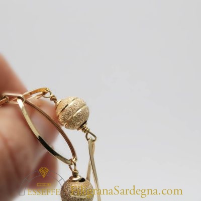 Collana in oro con turchesi naturali