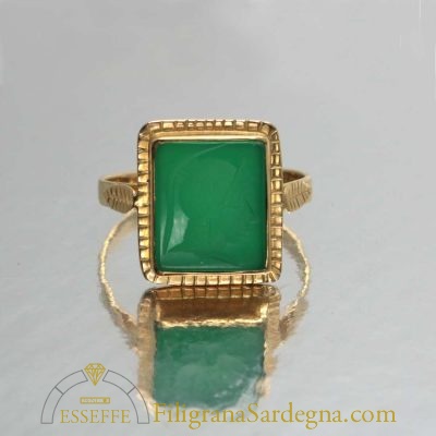 Corniola verde quadrata in oro