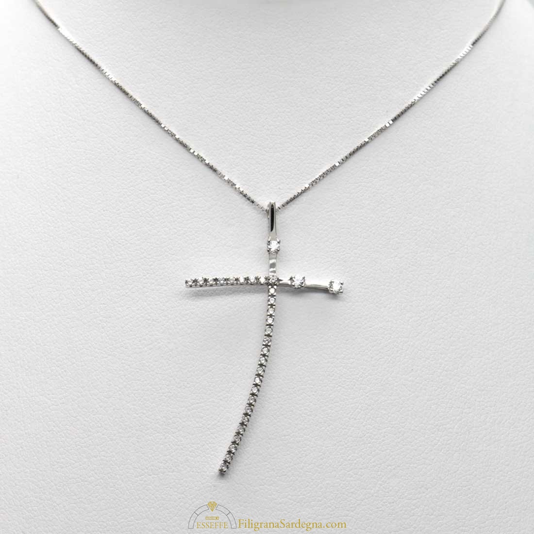 Croce con collana in oro bianco e zirconi - Gioielli Sardi Filigrana  Sardegna - Esseffe Dorgali Laboratorio Orafo Francesco Serra