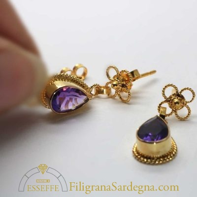 Gocce d’ametista e filigrana d’oro