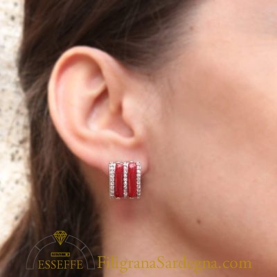 Orecchini con corallo e zirconi