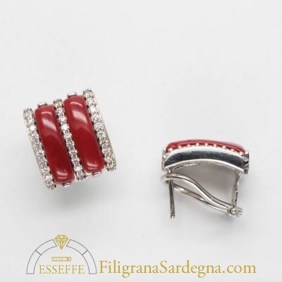 Orecchini con corallo e zirconi