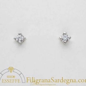 Orecchini con diamante