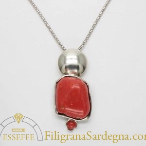 Pendente in argento con sasso di corallo rosso