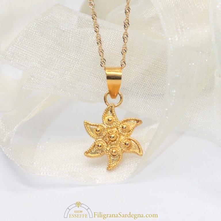 Collana con stella marina in pasta fimo impreziosita con cristalli ... | su